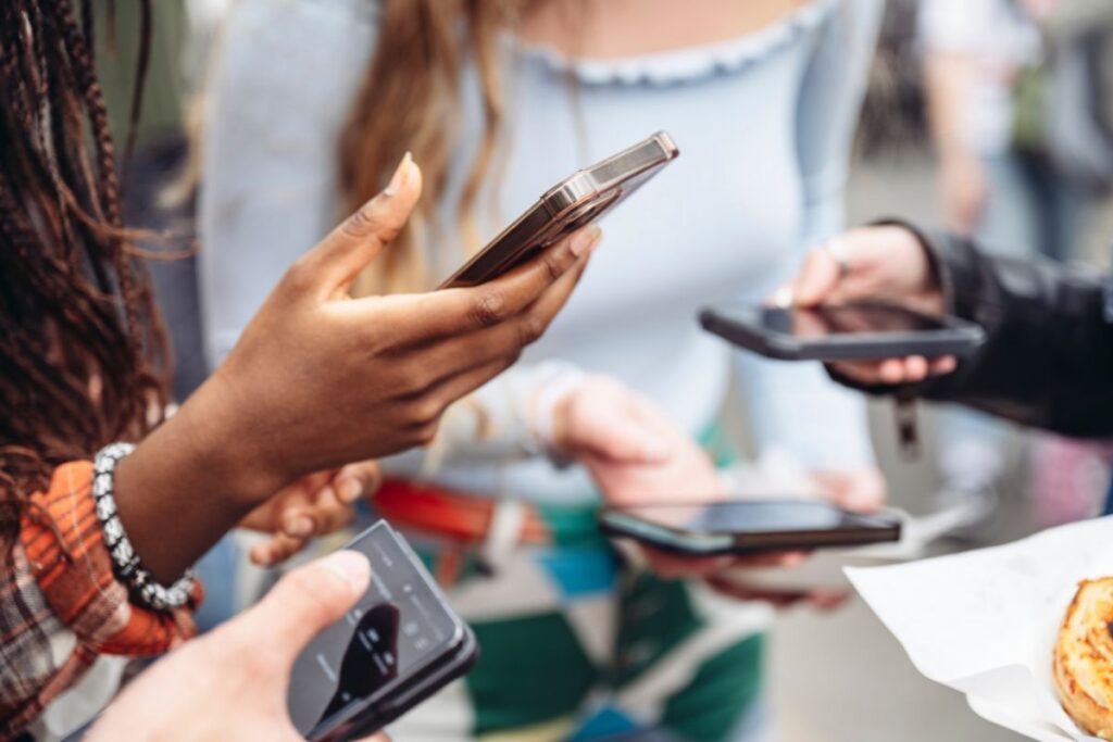 Proven Strategies to Dominate Social Media Trends in 2024